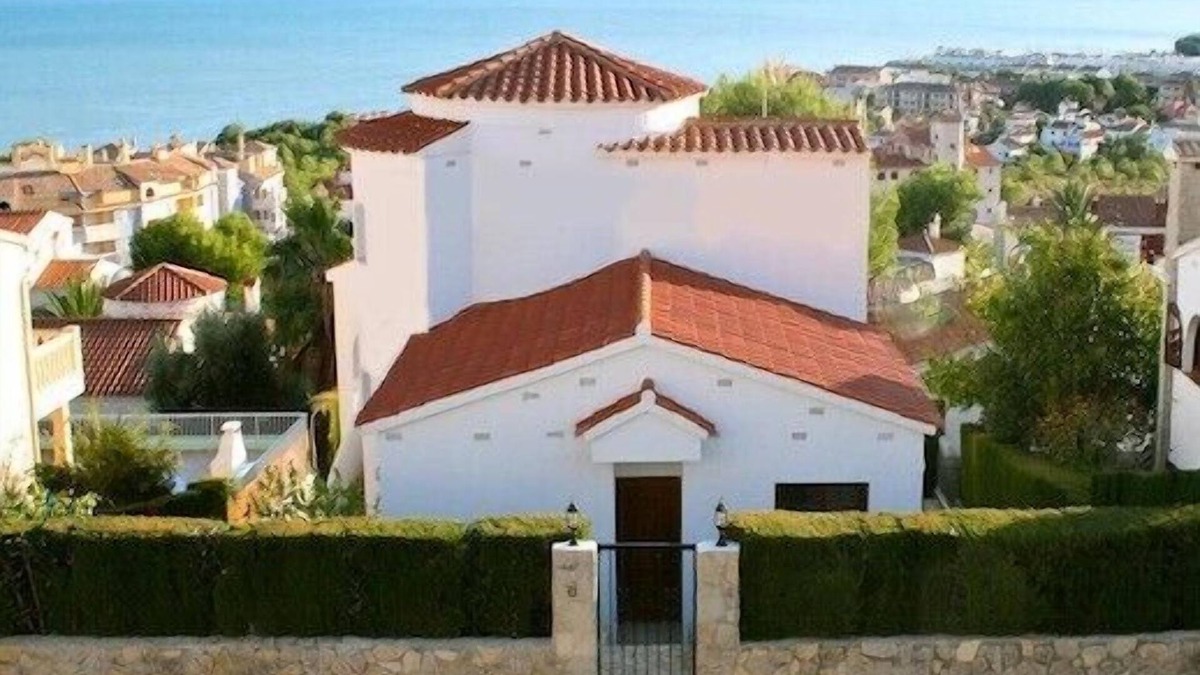 Alcossebre Villa | Large, beautiful detached villa with private pool, garden and close sea views