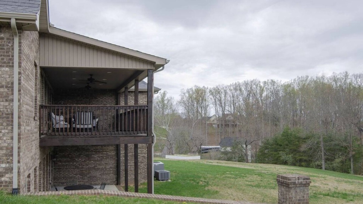 Somerset House | Large Beautiful House in Somerset/lake Cumberland