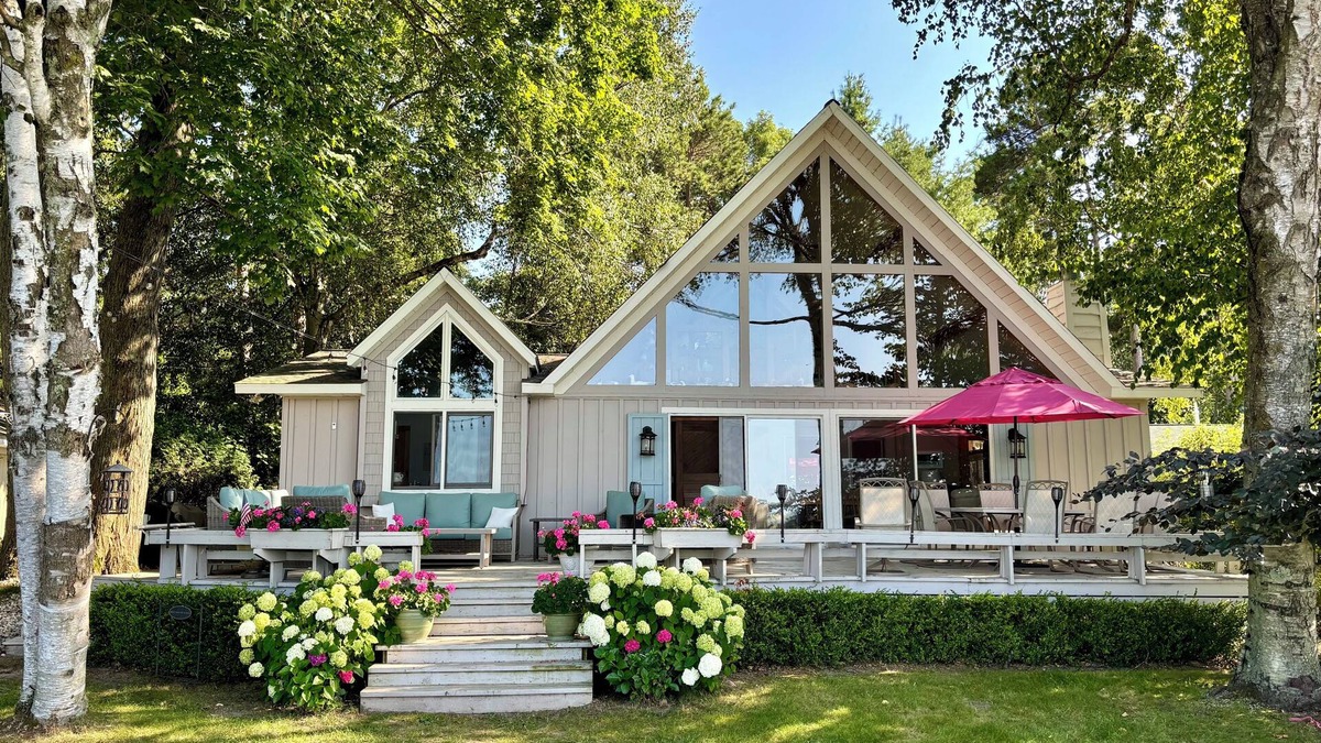 Mears House | Large beautiful lake front house on Silver Lake MI