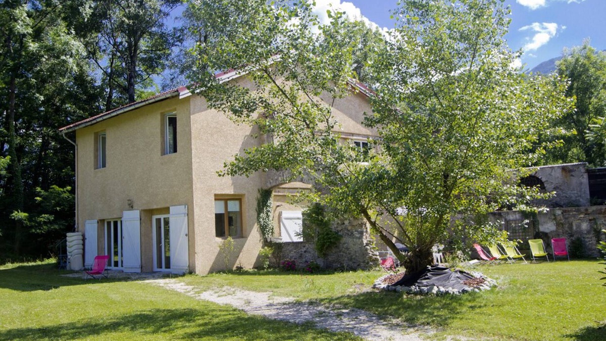 Vizille House | Large bright house, 200m², 5 bedrooms, high comfort, 20min away from ski runs