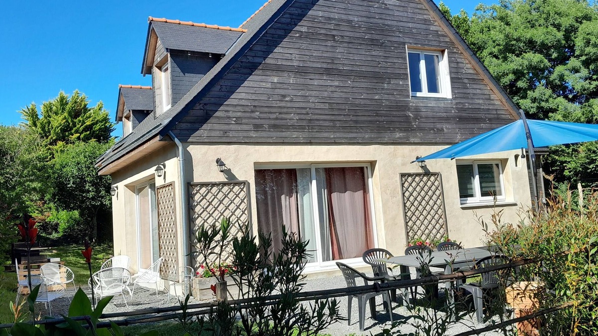Camoel House | Large bright house in the countryside, 5 minutes from the sea