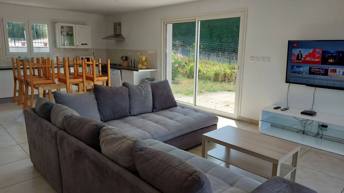Assieu House | Large, bright house with air-conditioning