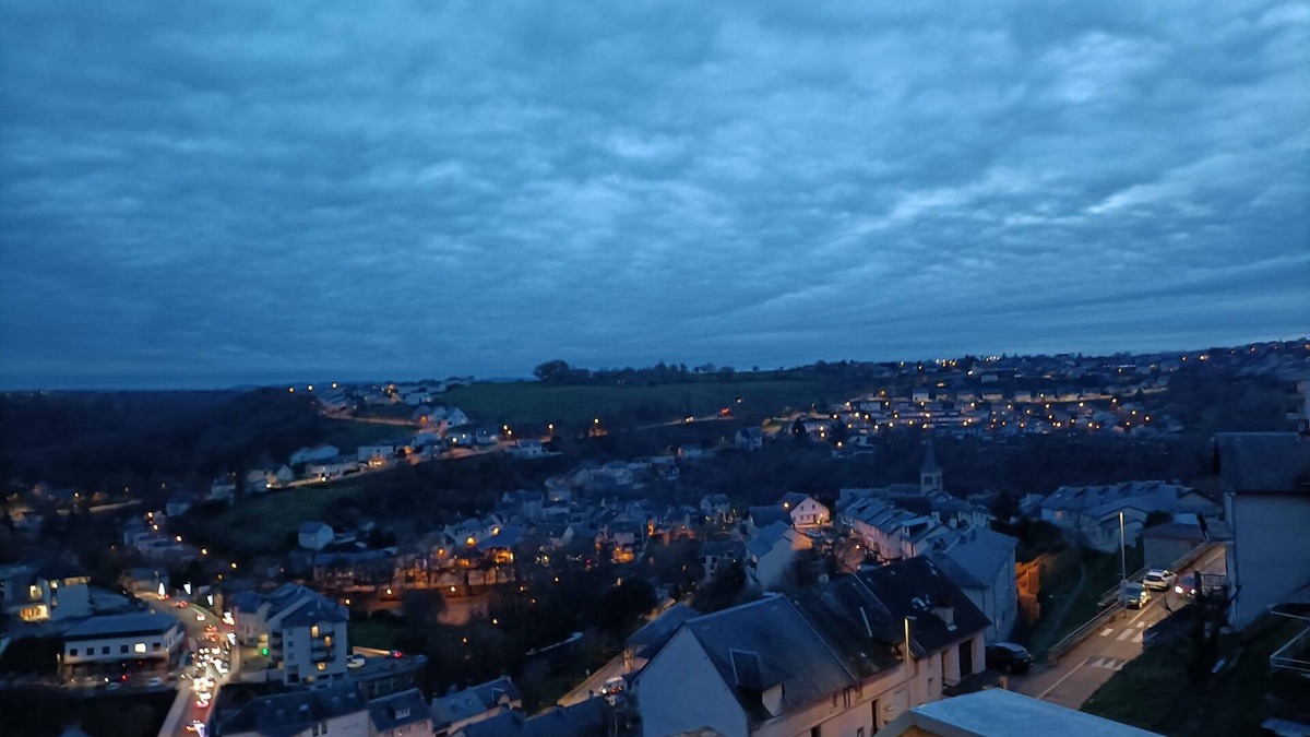 Rodez Apartment | Large, bright, quiet apartment, not overlooked, close to town center.