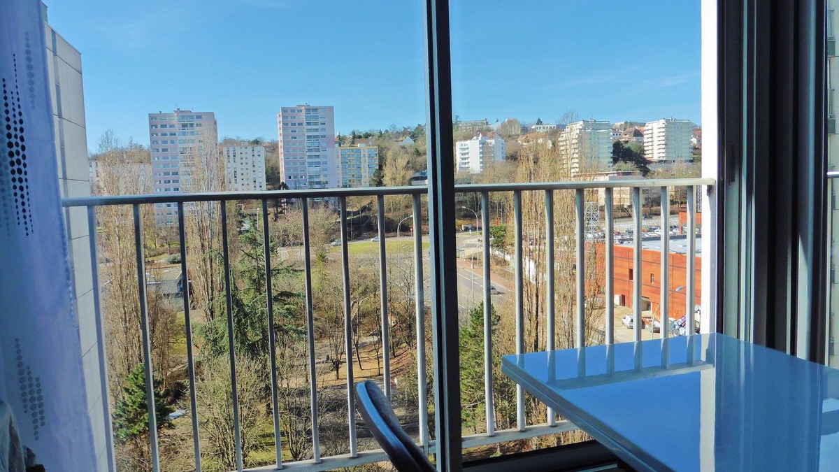 Dijon Apartment | Large bright studio Lac KIR