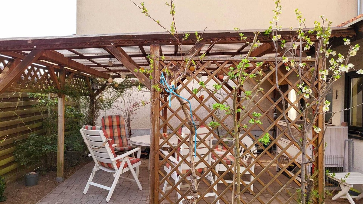 St. Leon Apartment | Large bright vacation apartment only for private guests no fitters
