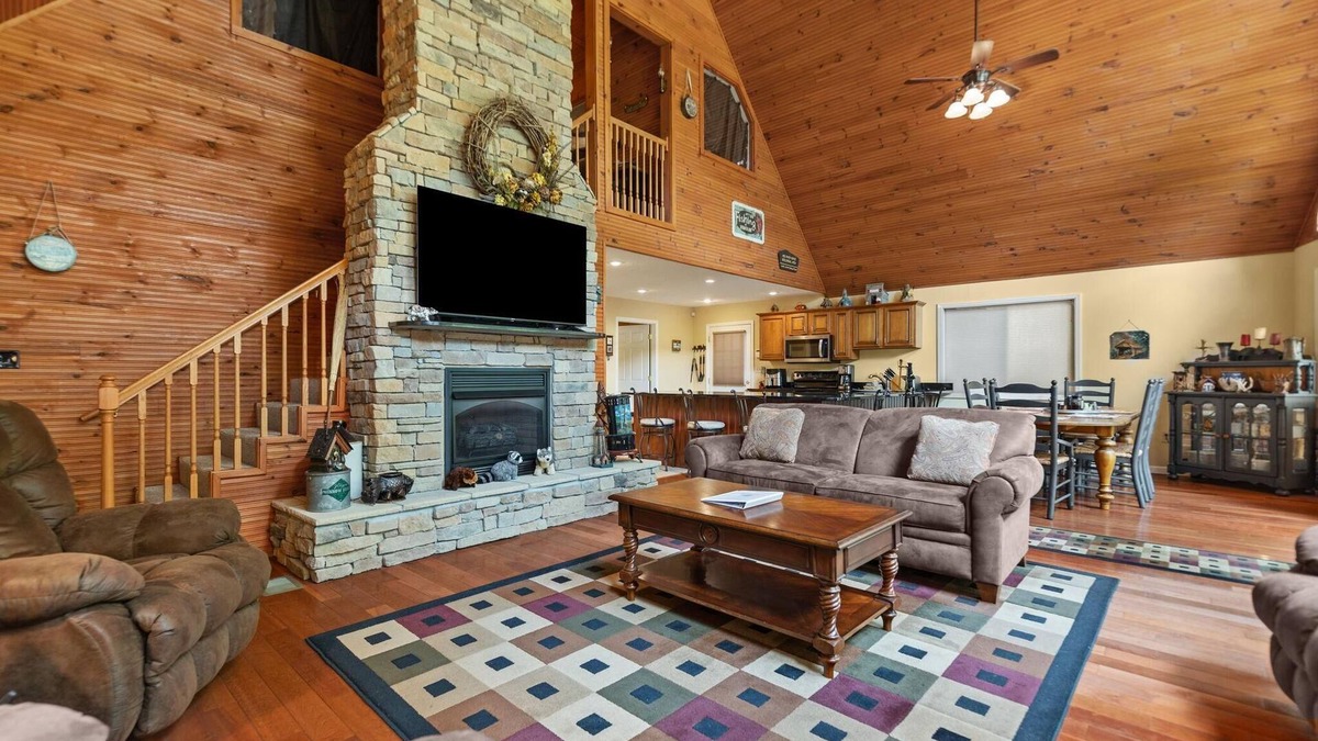 Rogers Cabin | Large Cabin Located on Deer Water Lake