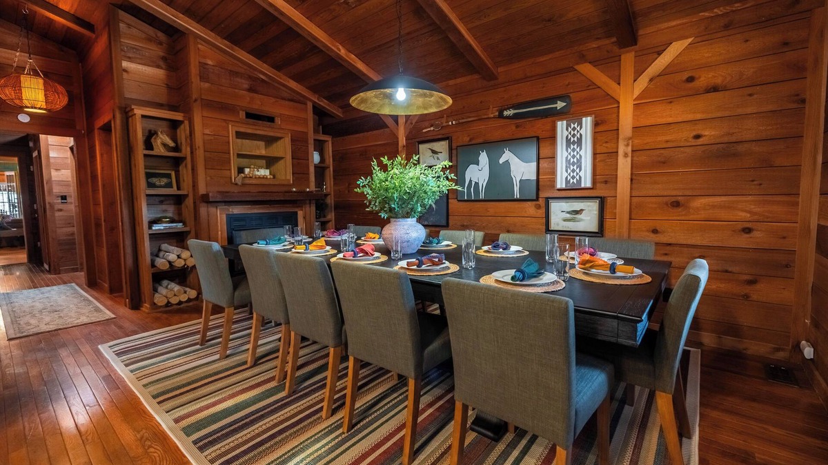 Monteagle Cabin | Large cabin on a quiet .5 acres! Game room, hot tub, sauna, fire pit, etc.
