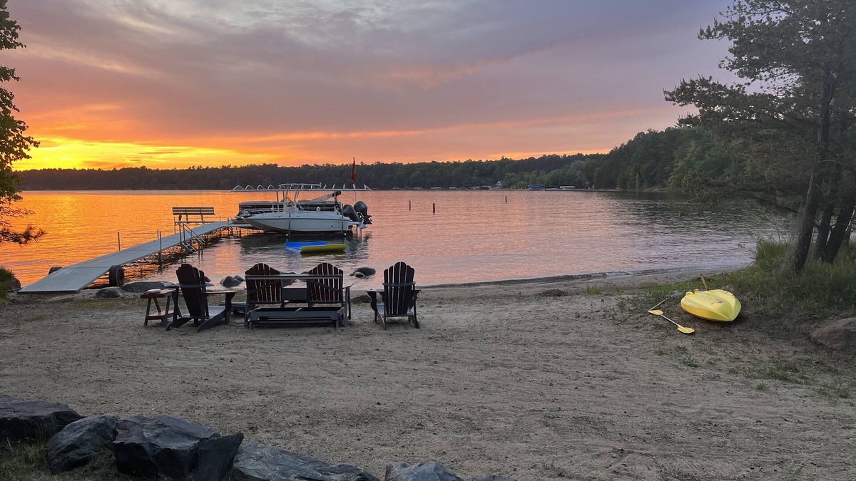 Crosslake Cabin | Large Cabin with Sandy Beach Lakefront on Whitefish Chain and lakeview Hot tub!