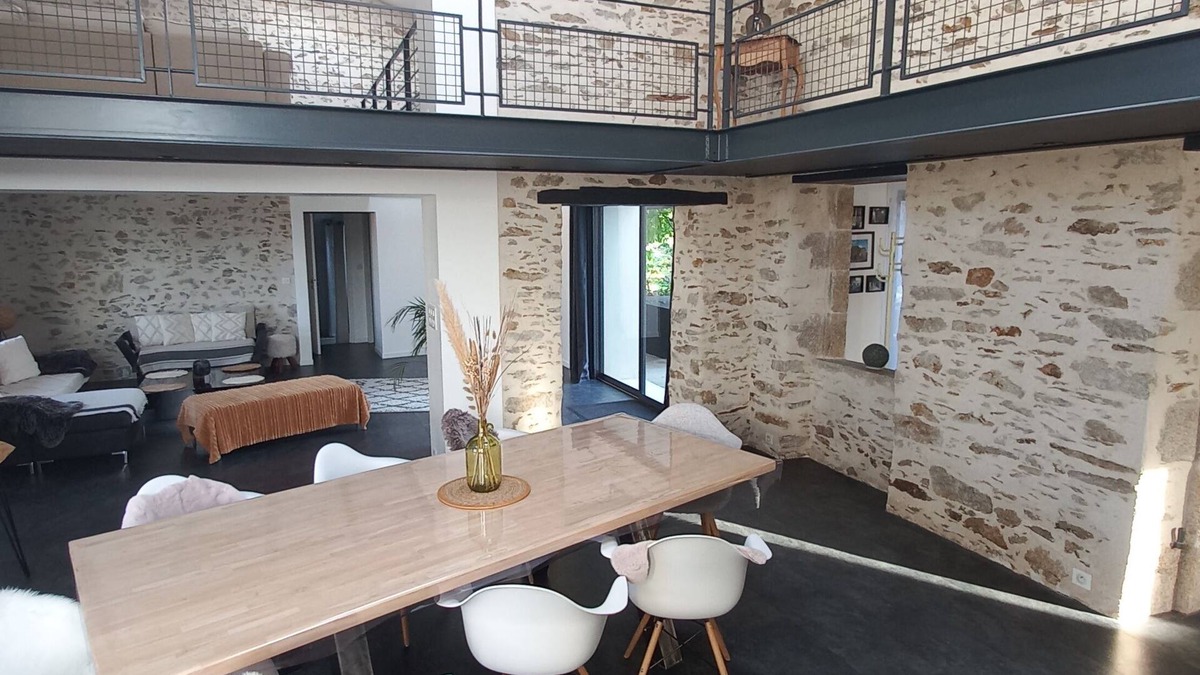 Saint-Crespin-sur-Moine Villa | Large charming property in the countryside, 3* furnished for tourism