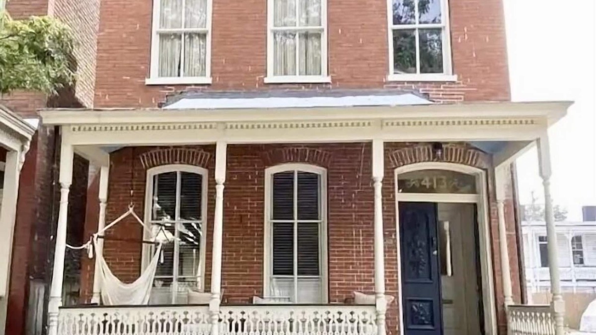 Jackson Ward House | Large City Center House - 7 BEDS/2 BA w/parking