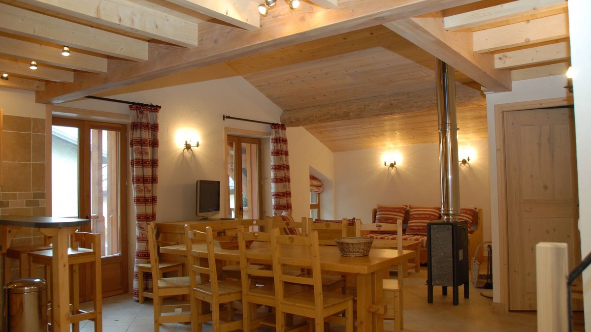 Val Cenis Apartment | Large, comfortable apartment for 10 at the foot of the piste