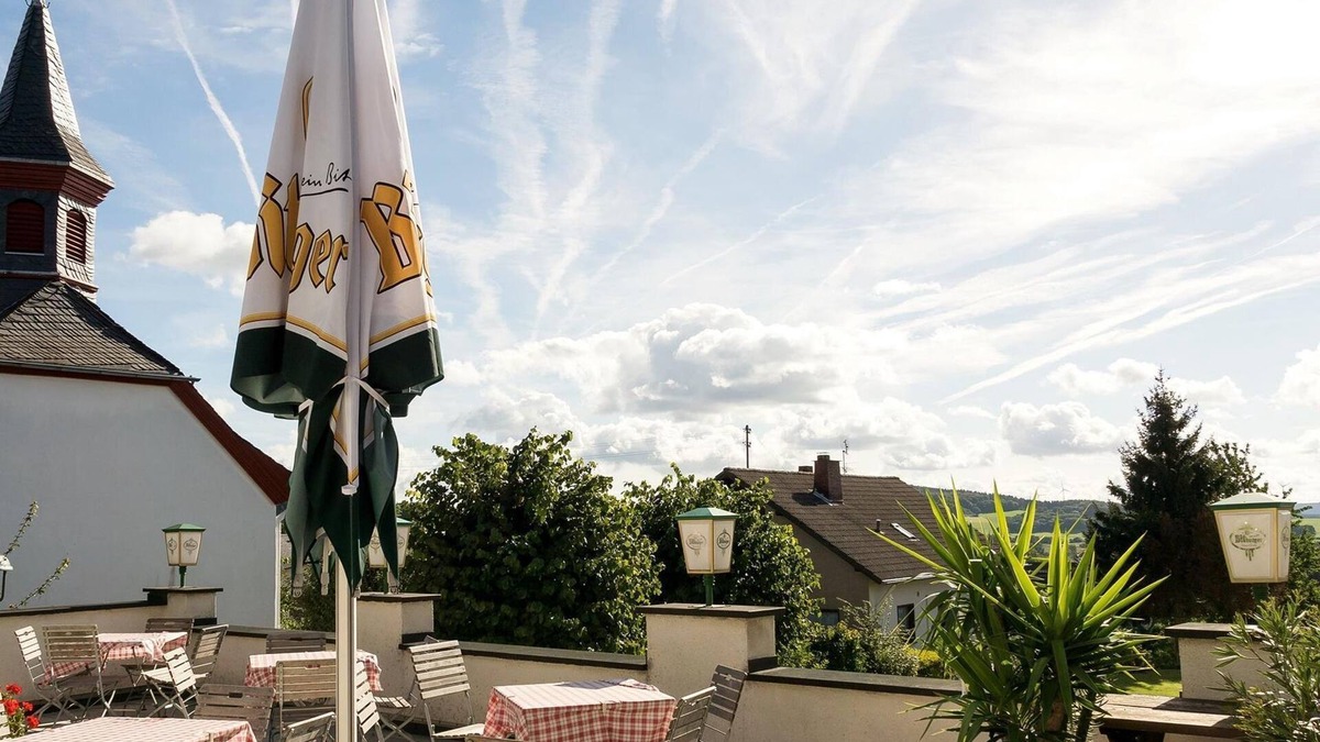 Spessart House | Large comfort double room, shower o. Bath /WC - Hotel u. Landgasthof Zum Bockshahn