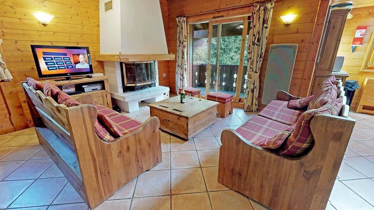 Meribel Centre Apartment | Large, comfortable apartment with easy-access to the slopes