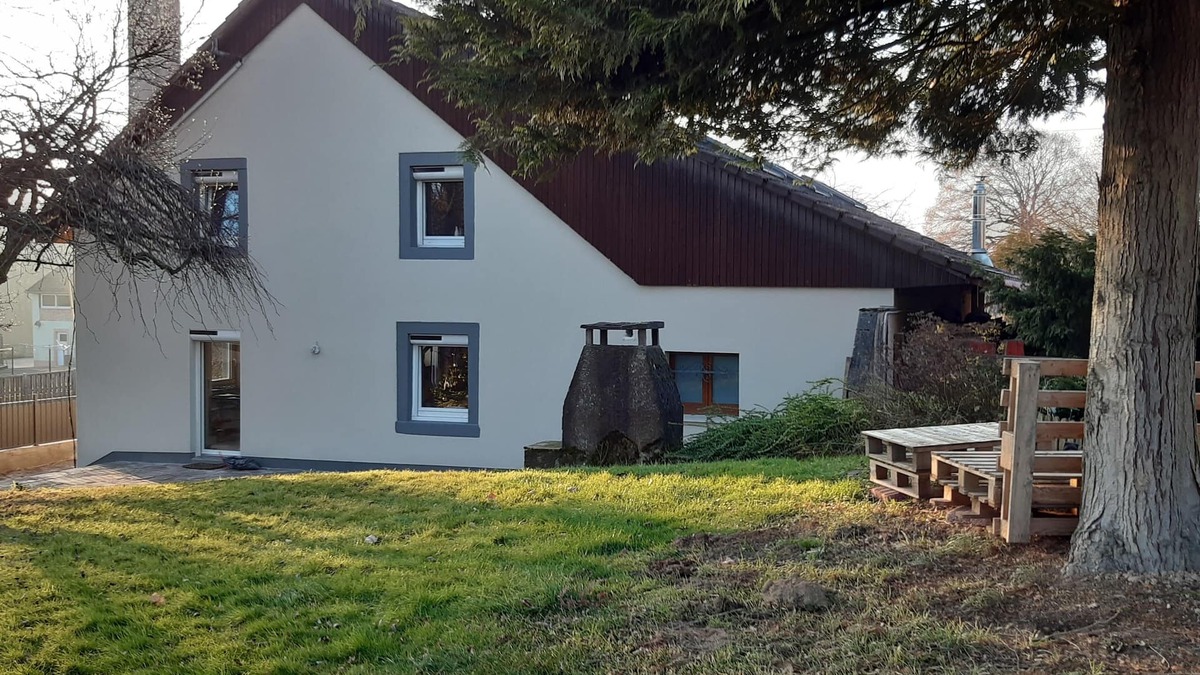 Grosne Cottage | Large, comfortable 5-bedroom country gîte!
