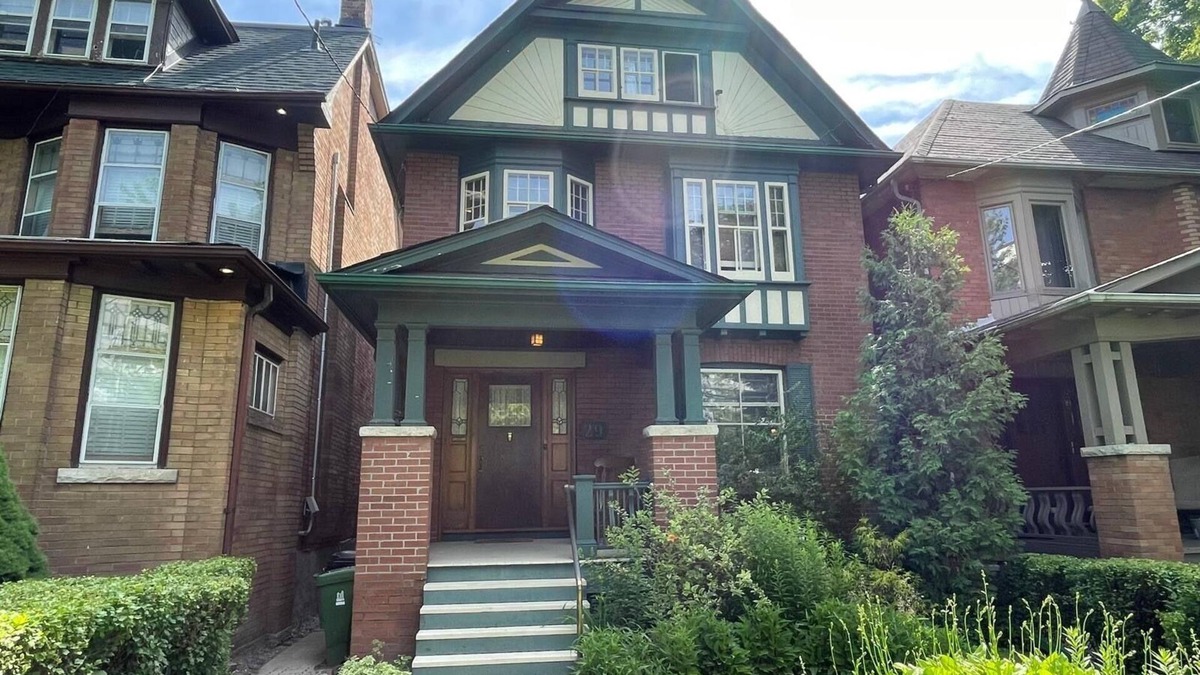 Liberty Village House | Large, comfortable, private three bedroom home in South Parkdale, Toronto!