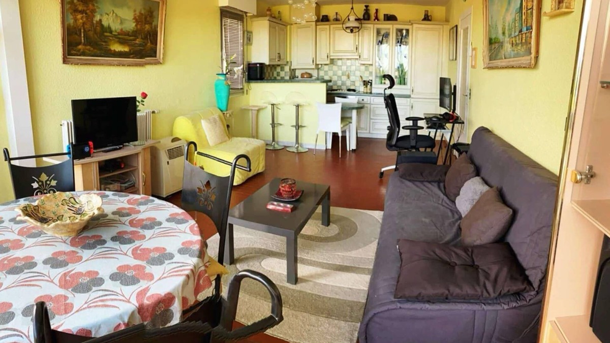 Carnon-Plage Apartment | Large, comfortable T2 apartment