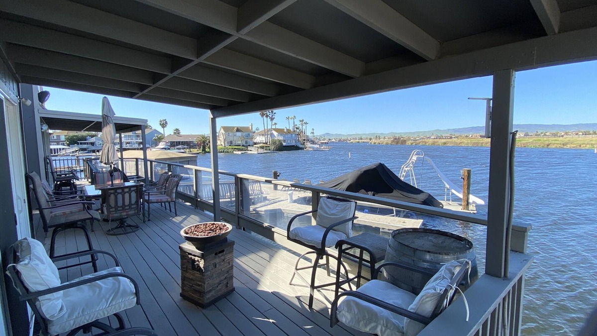 Discovery Bay House | Large Comfortable Waterfront Discovery Bay Home, new dock: up to 18 Guests