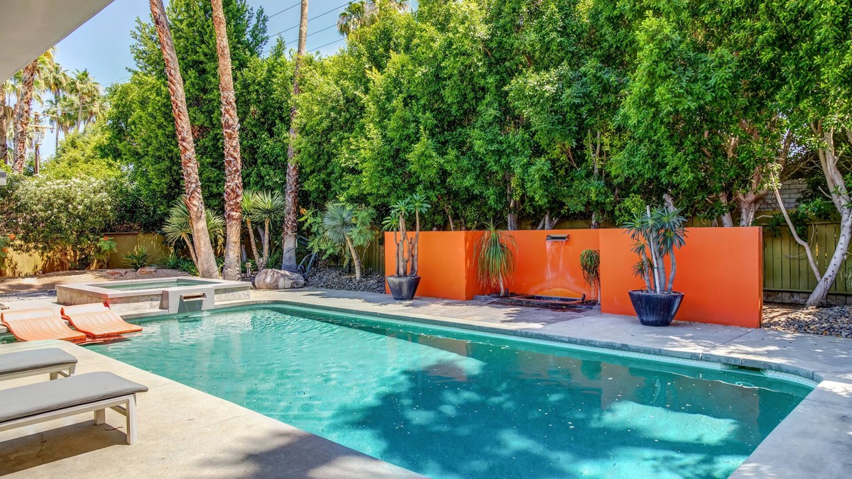 Deep Well Ranch House | Large Comfortable Home - Flexible Cancellation Policy - Long Term Discount