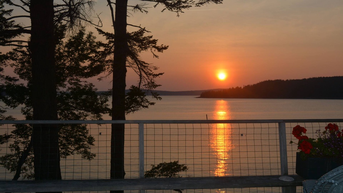Seal Cove House | Large, Comfy Ocean Front home minutes from Acadia National Park!