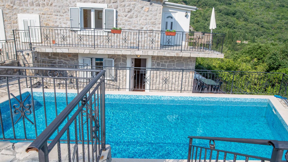 Tivat Apartment | Large Communal Pool, Sun Terraces, Sea and Mountain Views, 2 km to sea