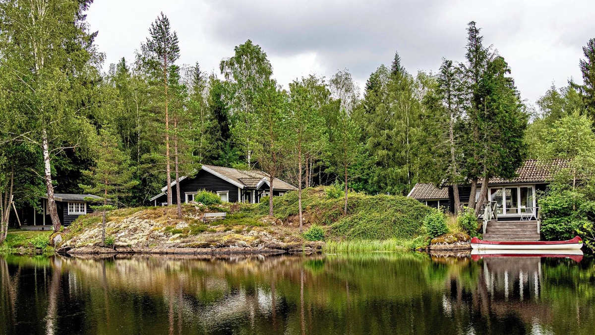 Ambjornarp Cottage | Large cottage by its own lake, sauna, jetty, canoe, etc.