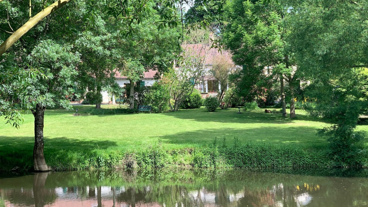 Chemire-le-Gaudin Cottage | Large cottage near Le Mans with pool, fireplace and animals