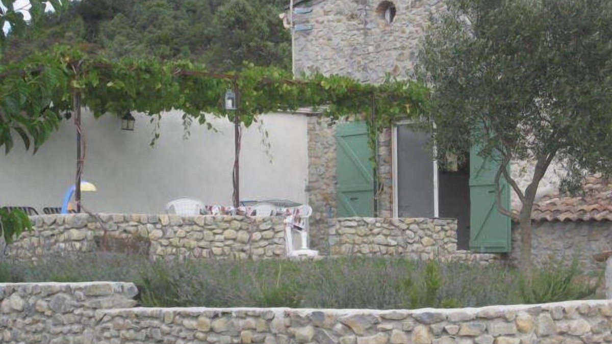 Valvigneres Cottage | large cottage in stone farmhouse typical of southern Ardeche