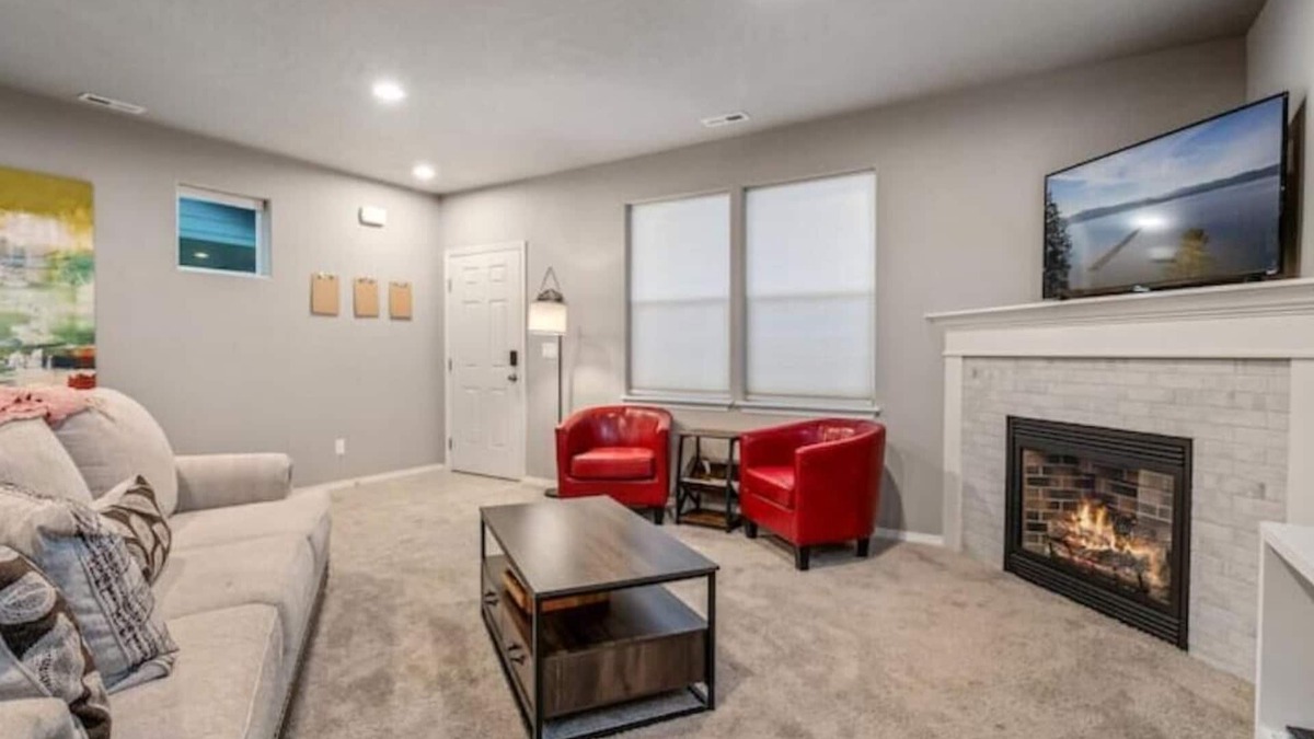 Ponderay Cottage | Large Cottage Near Downtown, Beach & Skiing #130