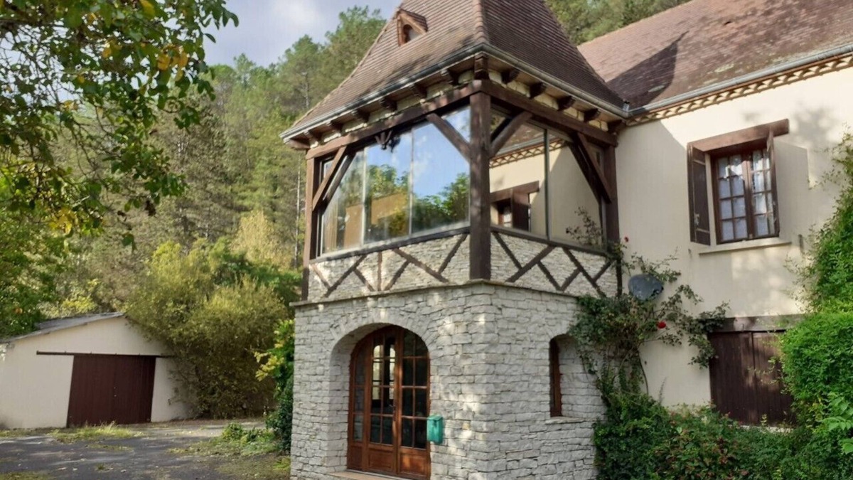 Doissat House | Large Country House No Pool but with Acres of Woodland and Gardens