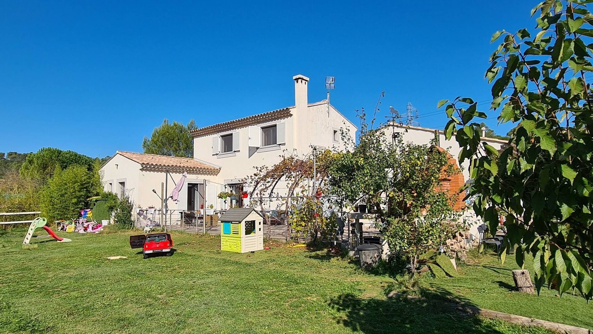 Tourves House | LARGE COUNTRY HOUSE WITH SWIMMING POOL IDEAL FOR FAMILY VACATIONS