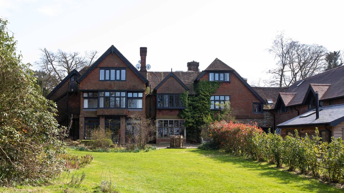East Grinstead House | Large Country Mansion in Ashdown Forest