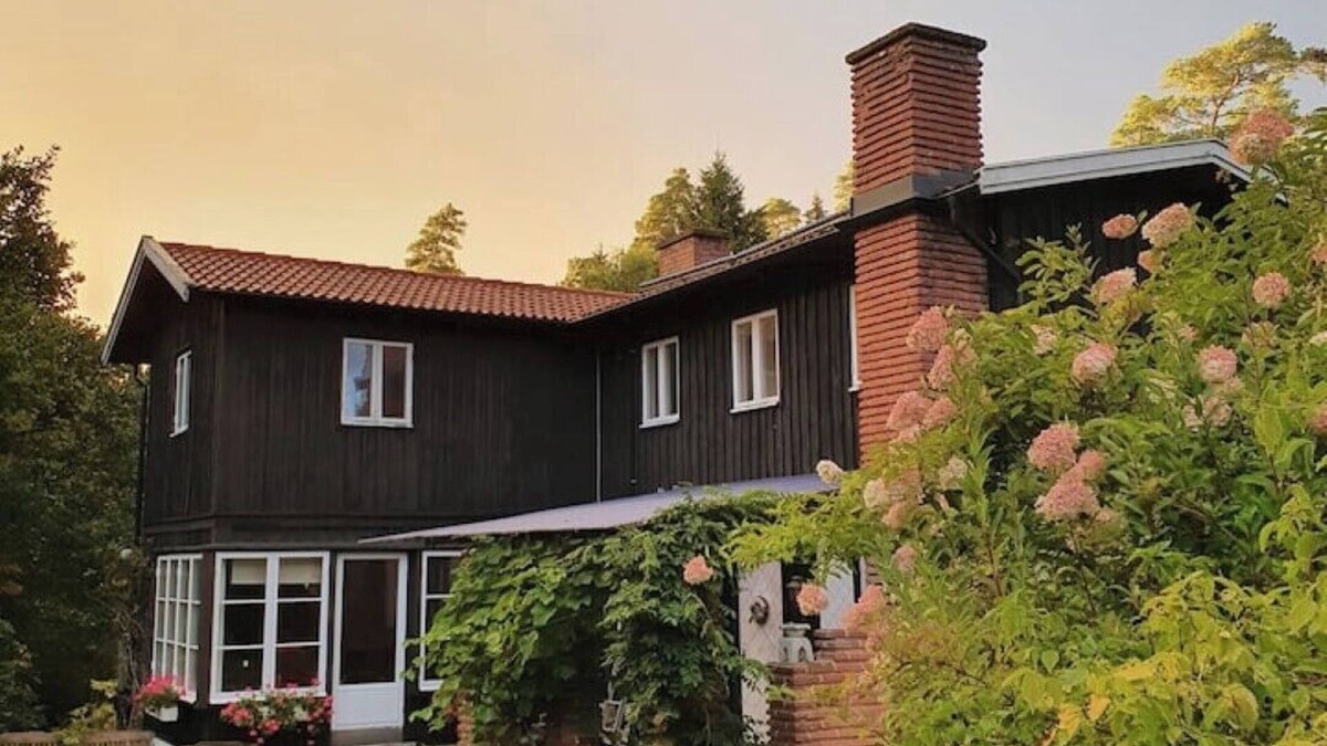 Skanes Fagerhult House | Large Country House Next to Forests and a Beautiful Lake!