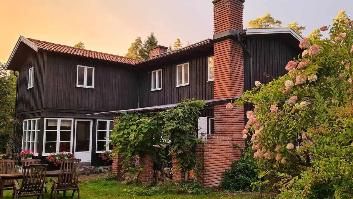 Skanes Fagerhult Villa | Large country house at forest, lake and a beach!
