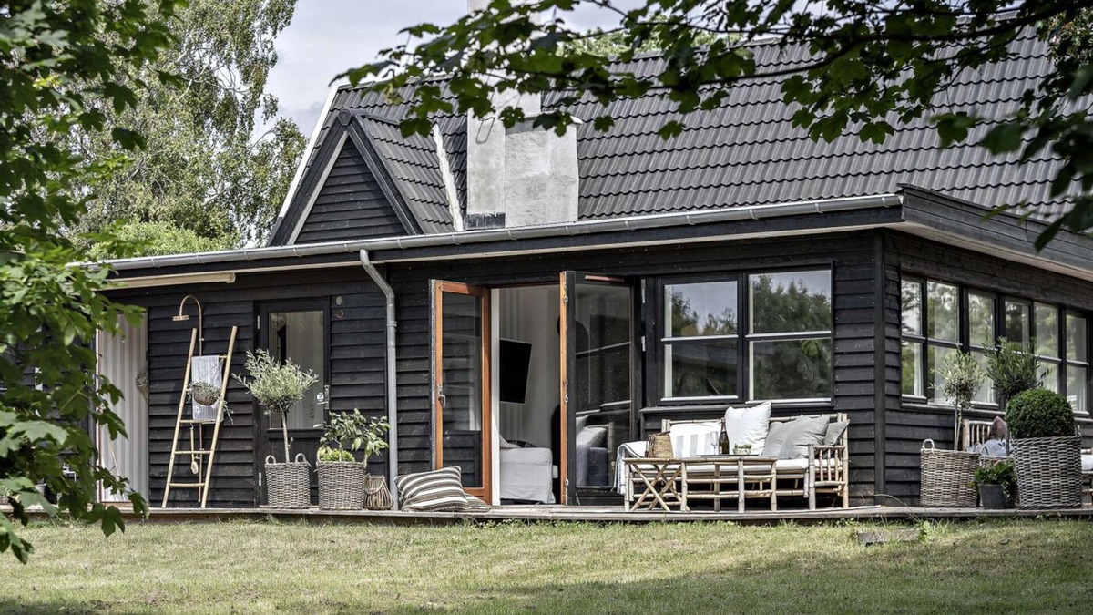 Holloselund Villa | Large cozy holiday home with private beach access