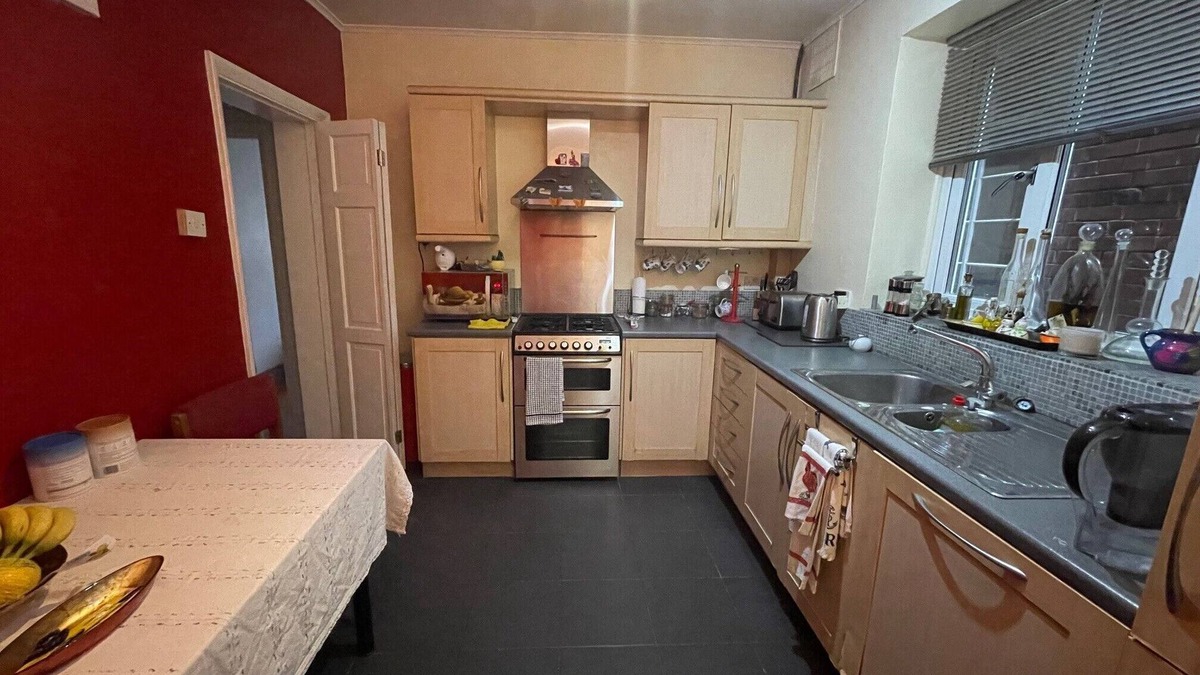 Mapesbury Apartment | Large Double Bedroom 10 minutes to central London