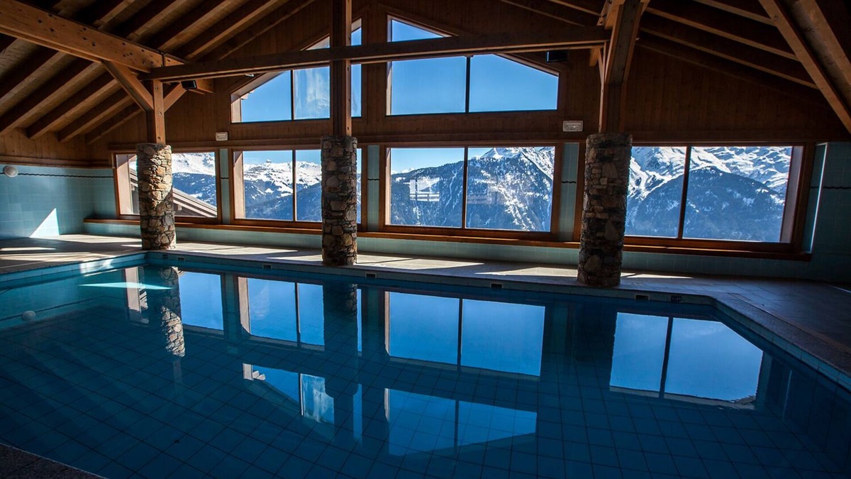 Bisanne 1500 Apartment | LARGE DUPLEX 120 M2 IN MGM LUXURY CHALET WITH HEATED SWIMMING POOL 4 *