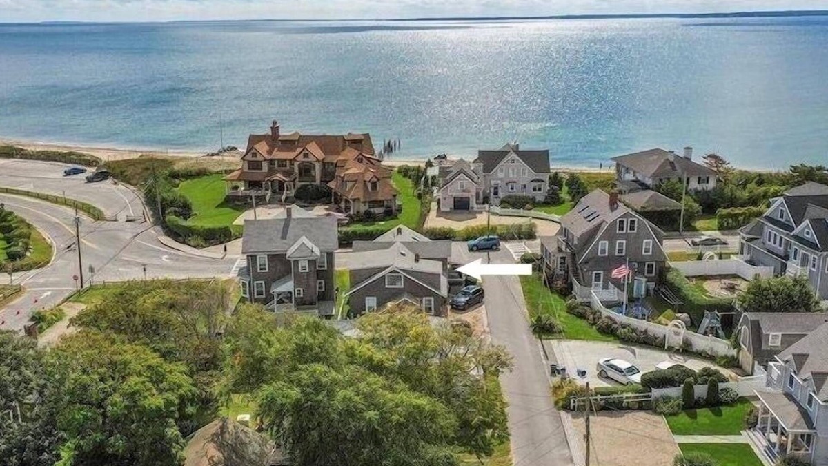 Falmouth Heights House | Large Falmouth Heights Home Sleeps Up to 17 RPAM030