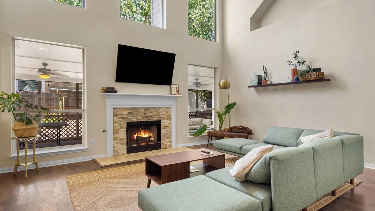 Manor House | Large family and pet friendly home with game room, multiple TVs, and ping pong!
