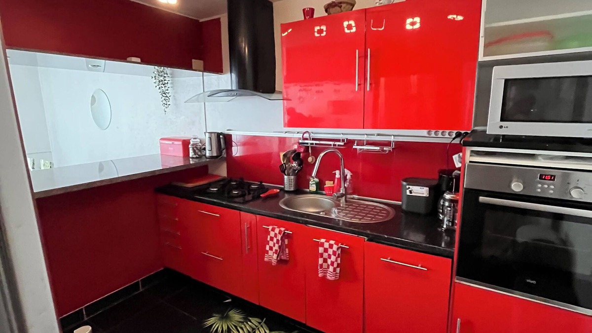 Koenigshoffen Est Apartment | Large family apartment for 6 to 10 people (1 BB bed available)