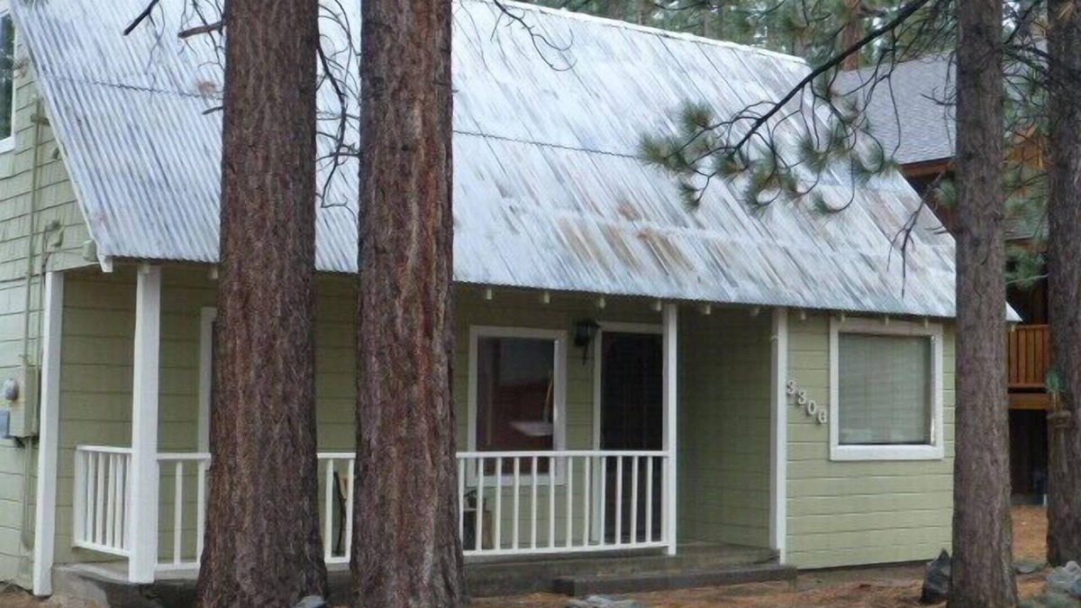 Bijou Pines Cabin | Large family cabin close to everything!