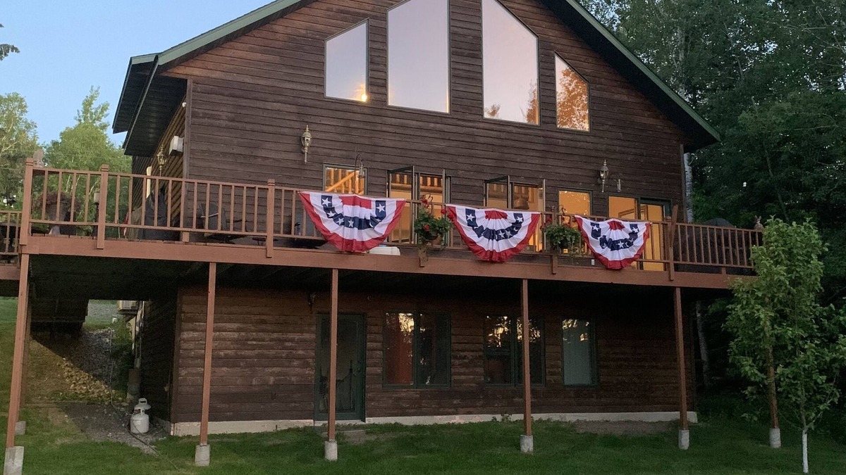 St. Louis County House | Large Family Cabin, Centrally Located On Beautiful Frazer Bay!