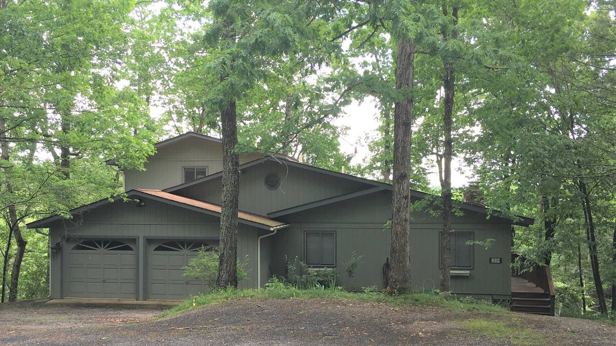 Basye Cabin | Large Family Cabin in the Shenandoah Valley - Book Today - Dog Friendly!