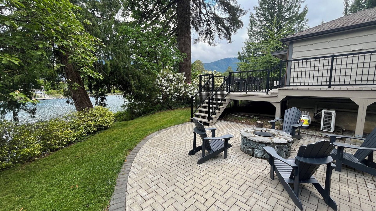 Lake Cowichan House | Large family-friendly waterfront house in Lake Cowichan