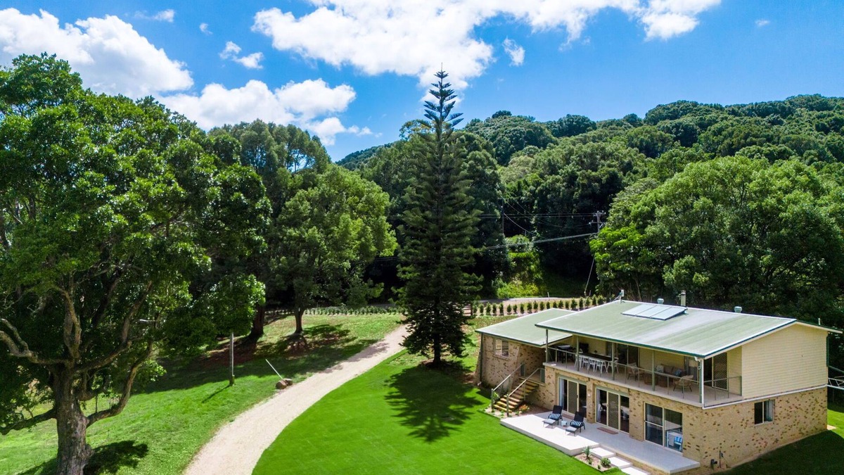 Tintenbar Other | Large Family Friendly Hinterlands Creek-Front Acreage.