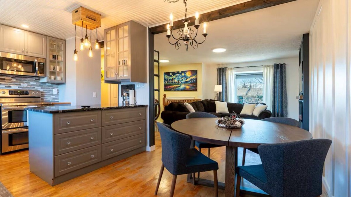 Airdrie House | Large Family-Friendly 3BE Home | Easy Access to QE2