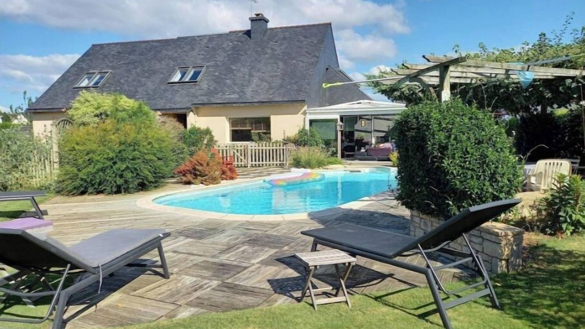 Ploemeur House | Large family home.