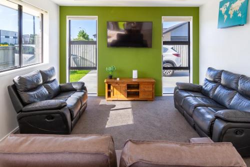 Hornby Apartment | Large Family Home Near The Landing
