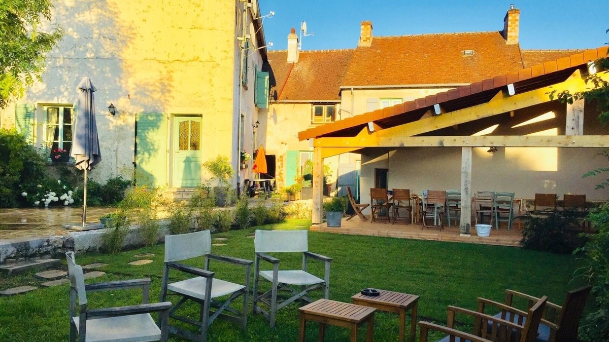 Verdelot House | Large family home near Disneyland 44 kms)
