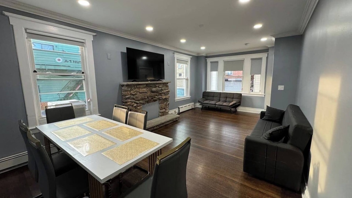 Passaic House | Large family home - Near NYC!