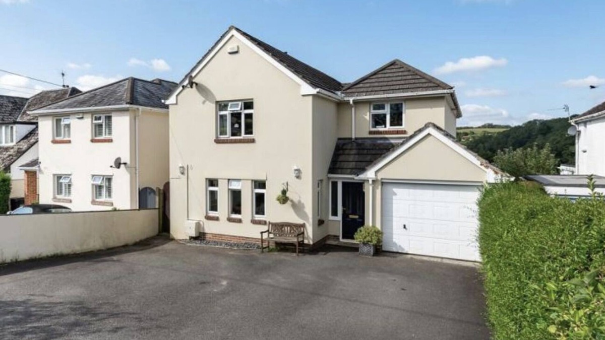 Bishops Tawton House | Large family home, stunning views and massive sunny terrace - close to beaches!